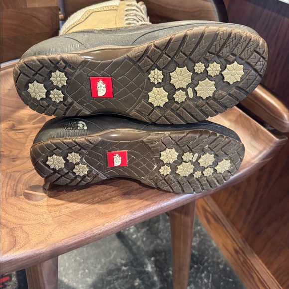 North Face Shellista II Mid Boot - Women's size 9.5. - Picture 7 of 8